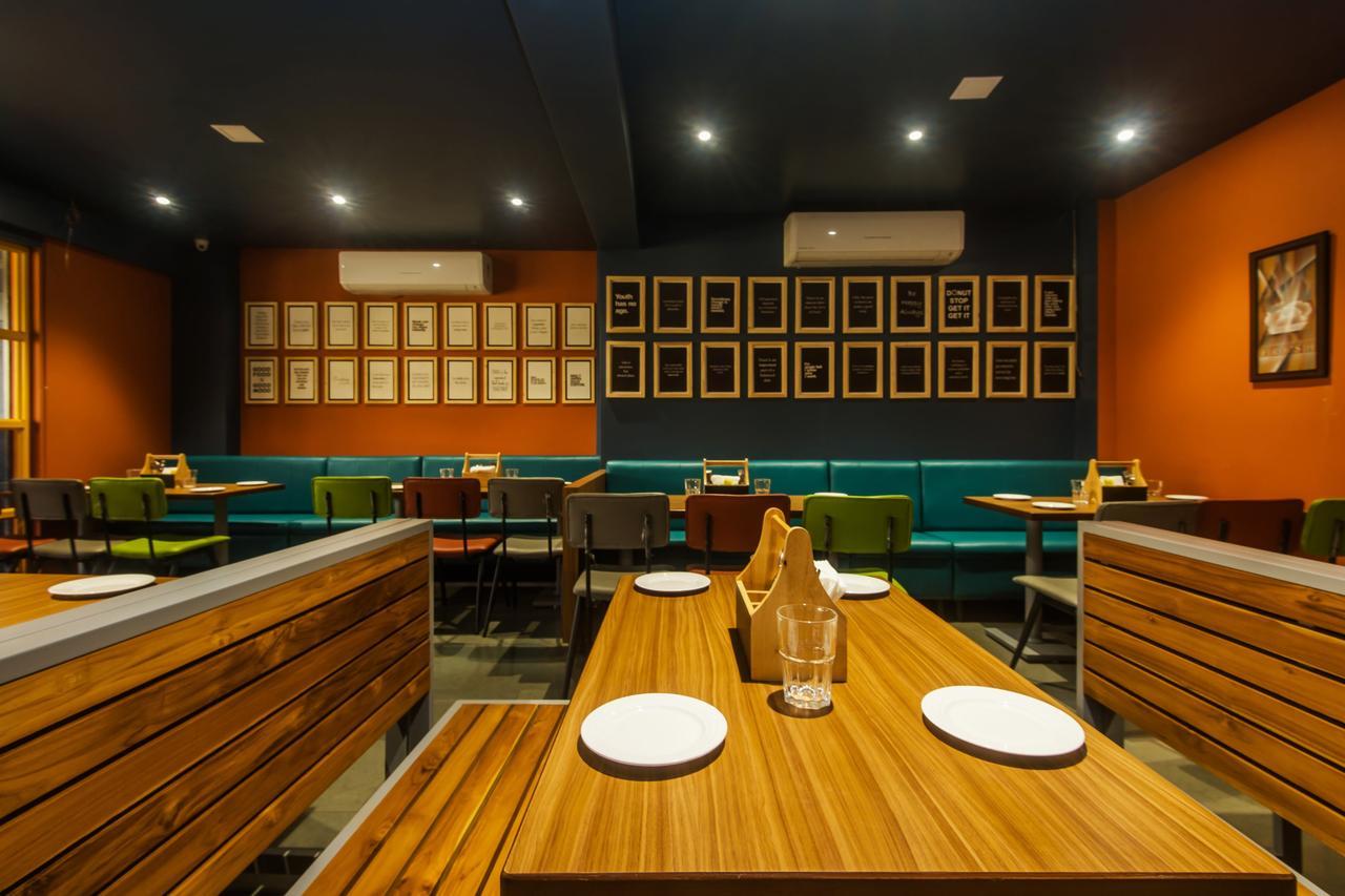 Oyo 13857 Hotel Imperial Umele Экстерьер фото
