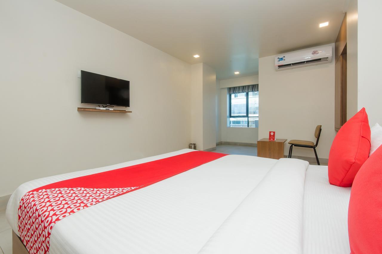 Oyo 13857 Hotel Imperial Umele Экстерьер фото