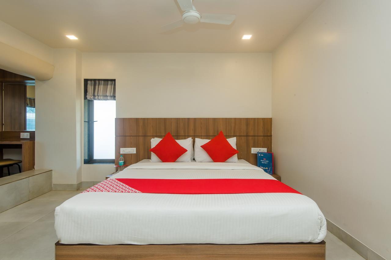 Oyo 13857 Hotel Imperial Umele Экстерьер фото